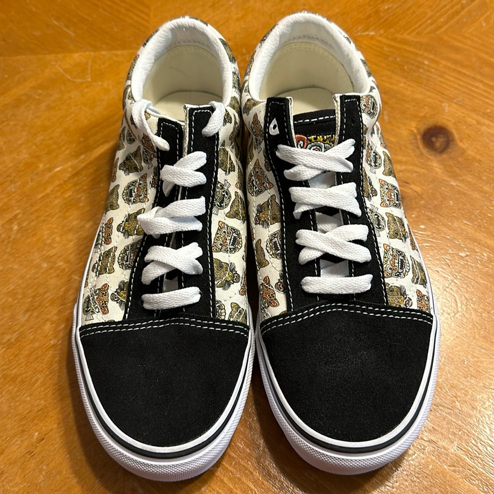 Women’s VANS Old Skool Sneakers Aztec Print Jaguar Lion Tiger Black Size 8 NEW